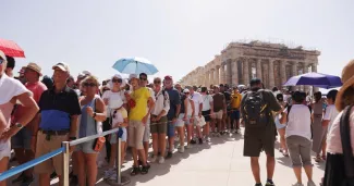 Canicule : la Grèce suffoque, l'Acropole d'Athènes partiellement fermée Canicule : la Grèce suffoque, l'Acropole d'Athènes partiellement fermée.