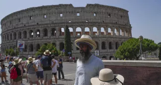 EN DIRECT - Après l’Acropole d’Athènes, le Colisée de Rome pourrait fermer aux heures les plus chaudes EN DIRECT - Après l’Acropole d’Athènes, le Colisée de Rome pourrait fermer aux heures les plus chaudes.