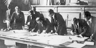 Traité de Lausanne : quand les Turcs montraient la voie aux nazis Hans-Lukas Kieser, historien suisse, spécialiste de l'Empire ottoman et de la Turquie. Dernier livre paru : « When Democracy Died » (Cambridge University Press, 2023).