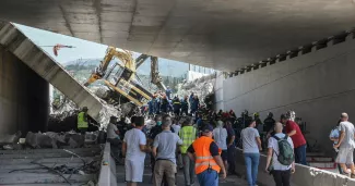 Effondrement partiel d'un pont dans l'ouest de la Grèce: un mort et un blessé, selon les autorités Effondrement partiel d'un pont dans l'ouest de la Grèce: un mort et un blessé, selon les autorités.