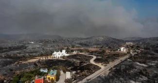 Incendies en Grèce : que faire si vous êtes sur place ou sur le point de partir ? Incendies en Grèce : que faire si vous êtes sur place ou sur le point de partir ?.