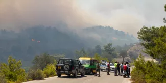 «Les plus beaux endroits de l'île sont touchés» : l'impuissance des habitants de l'île de Rhodes face aux incendies «Les plus beaux endroits de l'île sont touchés» : l'impuissance des habitants de l'île de Rhodes face aux incendies.