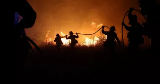 Incendies en Grèce : un quartier d’Athènes évacué, vingt morts en deux jours Incendies en Grèce : un quartier d’Athènes évacué, vingt morts en deux jours.