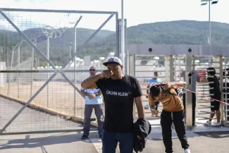 En Grèce, les feux attisent des propos et des actes racistes En Grèce, les feux attisent des propos et des actes racistes.