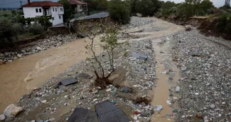 Inondations en Grèce : périlleuses opérations de secours pour sauver des habitants pris au piège Inondations en Grèce : périlleuses opérations de secours pour sauver des habitants pris au piège.