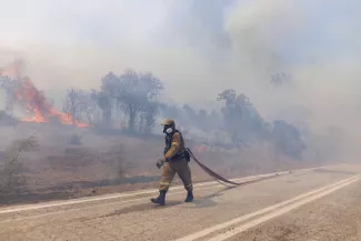Changement climatique : le premier ministre grec estime que son pays affronte « une sorte de guerre en temps de paix » Changement climatique : le premier ministre grec estime que son pays affronte « une sorte de guerre en temps de paix ».