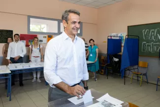 <div class="ContentCaption_contenttext__NCrCN ContentCaption_width__xf6My"><span class="HtmlText_root__A1OSq">Le Premier ministre grecque Kyriakos Mitsotakis ce dimanche.