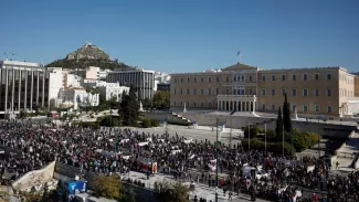 Quelque 15.000 personnes ont manifesté dans le calme devant le Parlement grec (photo), selon les chiffres de la police. (Louisa Gouliamaki/Reuters)