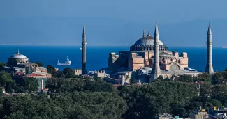 Du haut de ses 55,6 mètres, Saint-Sophie était le plus grand édifice du monde byzantin grâce à son immense dôme   AFP/Ozan Kose