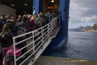 Que se passe-t-il à Santorin, île frappée par des tremblements de terre à répétition?.