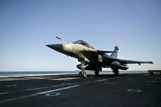 La Grèce, membre de l'Otan, a dévoilé mercredi un vaste programme de modernisation de ses forces armées.  -  Theophile Bloudanis - La Canée (AFP)