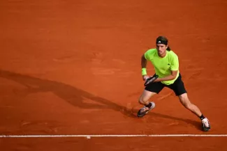 Stefanos Tsitsipas s'est incliné en trois sets ce vendredi face à Lorenzo Musetti. (P. Lahalle/L'Équipe)