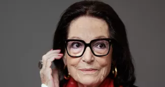 Nana Mouskouri, en juin 2023. JOEL SAGET / AFP