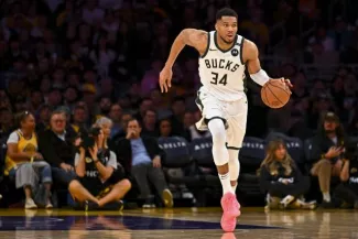 Giannis Antetokounmpo sous le maillot des Bucks. (J. Hui/Presse Sports)