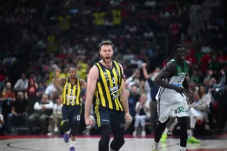 Nicolò Melli et ses coéquipiers du Fenerbahçe se sont imposés face aux Grecs du Panathinaïkos pour rejoindre la finale d'Euroligue. (A.Reau/L'Equipe)