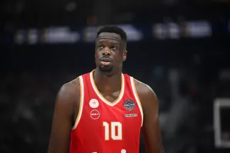 Coup dur pour l'Olympiakos et Moustapha Fall, qui va manquer de nombreux mois de compétition. (A. Réau/L'Équipe)