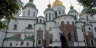En direct, guerre en Ukraine : la cathédrale Sainte-Sophie de Kiev endommagée par des attaques russes ; le bilan des frappes sur Kharkiv s’alourdit à quatre morts.