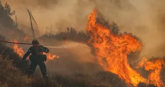 Malgré des investissements massifs, la Grèce peine à lutter contre ses incendies à répétition.