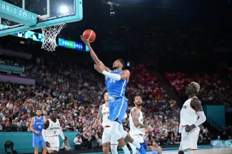 Giannis Antetokounmpo lors du quart de finale perdu par la Grèce aux JO 2024 face à l'Allemagne (63-76). (A. Réau/L'Équipe)