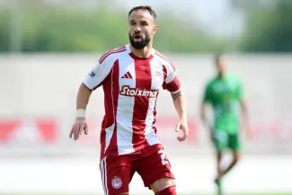 Mathieu Valbuena en Super League 2 avec l'Olympiakos B contre Panargiakos (2-1) le 18 octobre 2025 au centre d'entraînement de l'Olympiakos. (K.Lato /Eurokinissi / Icon Sport)