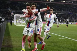 Rémi Himbert et Khalis Merah, ici sous le regard d'Afonso Moreira, ont inscrit les deux premiers buts de l'OL face au PAOK Salonique (4-2). (S. Mantey/L'Équipe)