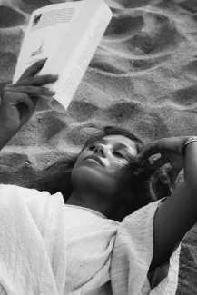 Le premier ministre conservateur a été contraint de remanier en urgence son exécutif à la suite d’une enquête du parquet européen sur une vaste fraude aux aides agricoles européennes. Son gouvernement s’en trouve fragilisé, à un an des élections législatives.