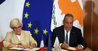 Les ministres ont signé mardi cet accord qui devrait permettre une coordination et un déploiement plus rapide des deux armées.