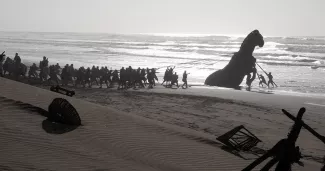 L'adaptation de "L'Odyssée" par le réalisateur britannique Christopher Nolan fait logiquement couler beaucoup d'encre en Grèce, berceau de l'œuvre d'Homère.