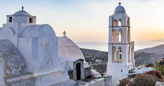 Vacances dans les Cyclades : ces 10 erreurs que font (presque) tous les touristes. (L'église de Panagia, Folégandros.) STANISLAS FAUTRE