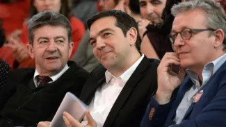 Alexis Tsipras, entouré de Jean-Luc Mélenchon et de Pierre Laurent. Crédits photo : PIERRE ANDRIEU/AFP


