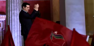 Avec Tsipras, Poutine a un nouvel ami en Europe Alexis Tsipras après sa victoire, le 25 janvier 2015. (ARIS MESSINIS/AFP)