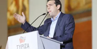 Grèce: le gouvernement Tsipras assomme les marchés avec des annonces tous azimuts Grèce: le gouvernement Tsipras assomme les marchés avec des annonces tous azimuts.