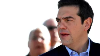 Grèce : Tsipras demande l'aide de Paris pour rendre sa dette viable Après l'Italie mardi, le Premier ministre grec Alexis Tsipras se rend ce mercredi en France pour rencontrer le président François Hollande. Crédits photo : MARIA CHRISTODOULOU/AFP