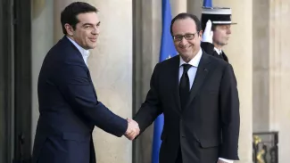 Grèce : Tsipras baisse d'un ton et promet de réformer François Hollande a reçu mercredi à l'Élysée, le nouveau premier ministre grec Alexis Tsipras. Crédits photo : MARTIN BUREAU/AFP