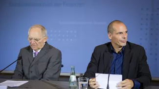 Crise grecque : entre Berlin et Athènes, le «désaccord» est total Les ministres des Finances allemand et grec, à Berlin. Crédits photo : A4265/_Michael Kappeler/AP