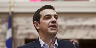 La Grèce tient tête à l'Eurogroupe et annonce la mise au vote de mesures sociales Le premier ministre grec, Alexis Tsipras, le 17 février à Athènes.