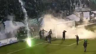 Des scènes de violence lors du mouvementé derby d'Athènes.