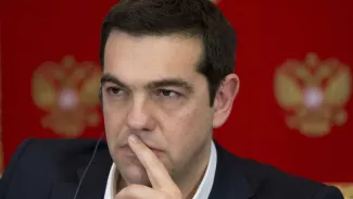 Athènes réussit un emprunt critique, le défaut de paiement s'éloigne Alexis Tsipras, premier ministre grec, mercredi à Moscou. Crédits photo : ALEXANDER ZEMLIANICHENKO/AFP
