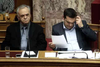 Le vice-Premier ministre grec Ioannis Dragasakis (à gauche) redoute des difficultés en cas d'absence d'un accord avec les créanciers de la Grèce. Image: Keystone


