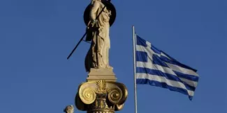 Grèce: la BCE prête à durcir l'accès au financement d'urgence ? La Grèce et la zone euro ont convenu en février qu'elle-même et ses créanciers de la zone euro s'entendent sur une liste globale de réformes afin qu'elle puisse récupérer 7,2 milliards d'euros restant à tirer sur son programme de renflouement. (Crédits : reuters.com)