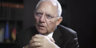 Schäuble suggère que les Grecs organisent un référendum Wolfgang Schäuble a de nouveau marqué sa position intransigeante à l'égard de la Grèce. (Crédits : © Fabrizio Bensch / Reuters)