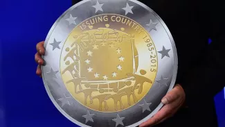 La pièce grecque, de deux euros, a été élue à l'issue d'un concours organisé en ligne par la Commission européenne, qui a mobilisé quelque 100.000 votants. Crédits photo : EMMANUEL DUNAND/AFP


