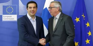 Comment la Grèce envisage-t-elle son avenir économique ? Tsipras-Juncker : qui va craquer le premier ? (Crédits : Reuters)