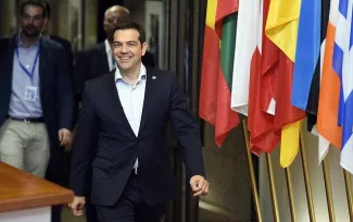 La Grèce demande une extension de son programme de redressement jusqu'en mars 2016 Une nouvelle réunion trilatérale a eu lieu mercredi soir entre Angela Merkel, François Hollande et Alexis Tsipras, qui ont cherché le scénario de compromis - AFP/Alain Jocard