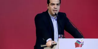 Dette grecque: Tsipras informe les partis politiques, risque de panique bancaire Dette grecque: Tsipras informe les partis politiques, risque de panique bancaire.