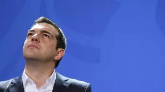 Grèce : l'Europe sur le fil du rasoir Alexis Tsipras a transmis dimanche de nouvelles propositions à Angela Merkel. Crédits photo : Von Jutrczenka Bernd/DPA/ABACA