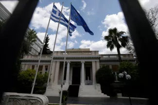 Le Grexit s'éloigne, la bataille politique commence Le Grexit s'éloigne, la bataille politique commence.