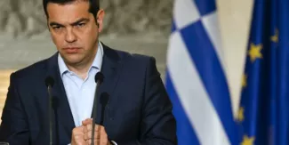 Ce soir, l'Eurogroupe examine l'ultime requête grecque "Comment payer le FMI demain alors que les banques ont été menées à l'asphyxie?", s'est interrogé lundi soir à la télévision le Premier ministre grec, Alexis Tsipras. (Crédits : © Paul Hanna / Reuters)