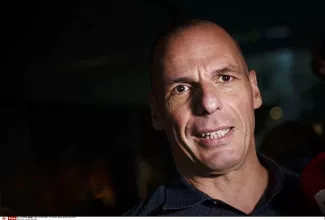 Varoufakis accuse les créanciers d'Athènes de "terrorisme" Grèce : Varoufakis compare les créanciers à des terroristes - Daniel Ochoa de Olza/AP/SIPA