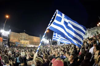 A Athènes, le camp du « non » se rassemble contre la « peur » Des milliers de partisans du "non" au référendum sur le plan d'aide à la Grèce sont réunis place Syntagma, à Athènes, vendredi 3 juillet.